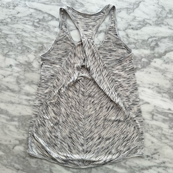 Lululemon Essential Tank - size 2 - Picture 2 of 5